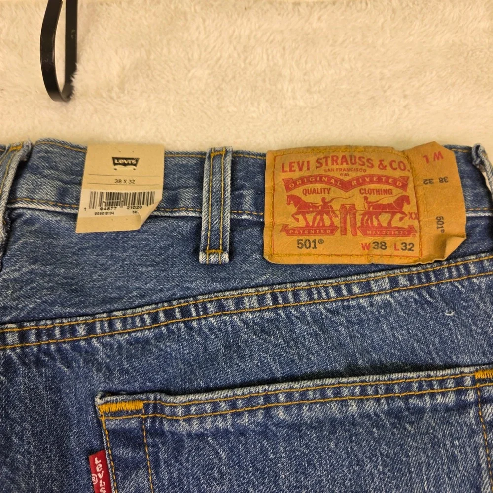 Levis 501 Original Fit Jeans Mens 38x32 Blue Denim Straight Leg Button Fly NEW